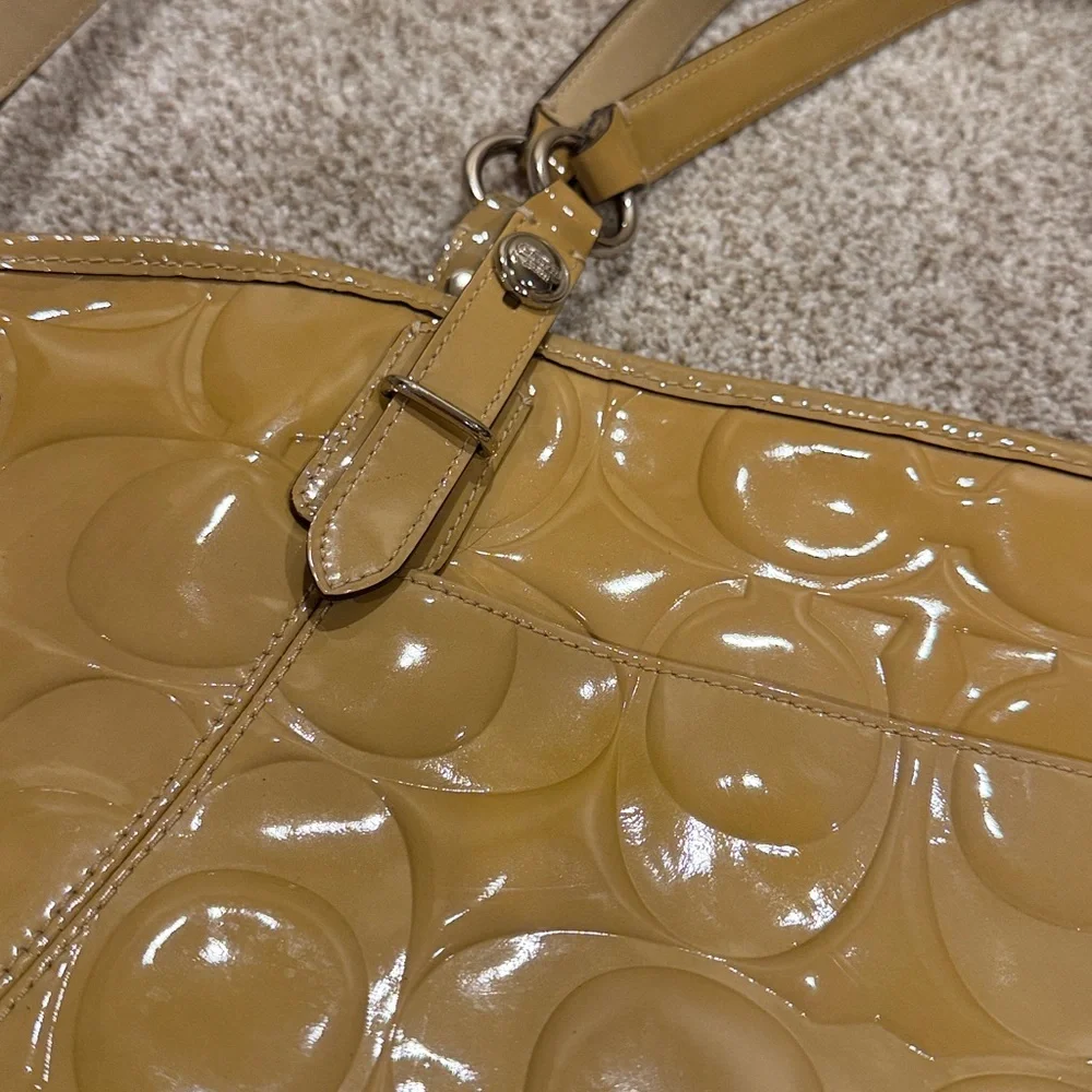 Coach Yellow Patent Signature Shoulder Bag - Picture 2 of 9
